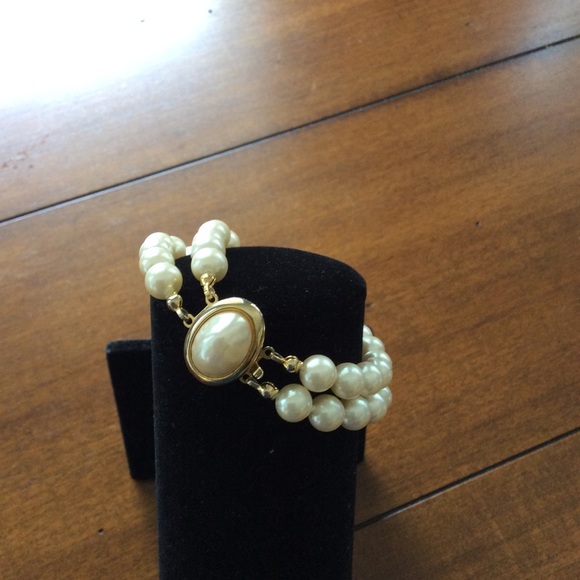 Pearl (faux) Double Row Gold Tone Bracelet - Picture 2 of 9